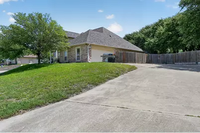 3917 Walden Creek Crossing, Harker Heights, TX 76548 - Photo 3