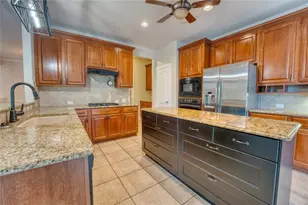 209 Summit St, Georgetown, TX 78633 - Photo 9