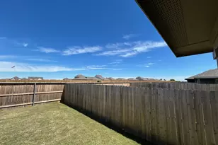 305 Randall Pl, Rockdale, TX 76567 - Photo 9