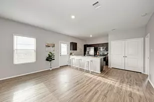 129 Vulcan Dr, Jarrell, TX 76537 - Photo 11