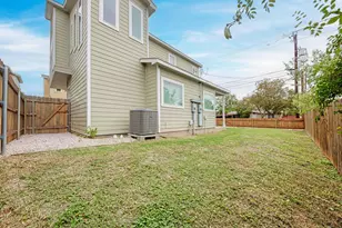 7710 Watson St, Austin, TX 78757 - Photo 35
