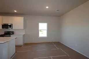 20008 Schatz Wy, Manor, TX 78653 - Photo 9