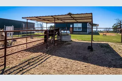 935 Highway 21 E, Paige, TX 78602 - Photo 27