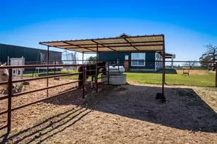 935 Hwy 21 E, Paige, TX 78602 - Photo 27