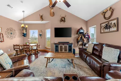 935 Highway 21 E, Paige, TX 78602 - Photo 17