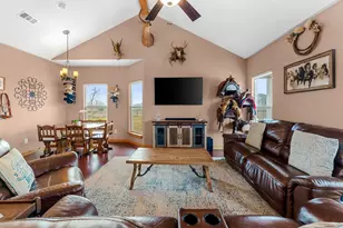 935 Hwy 21 E, Paige, TX 78602 - Photo 17