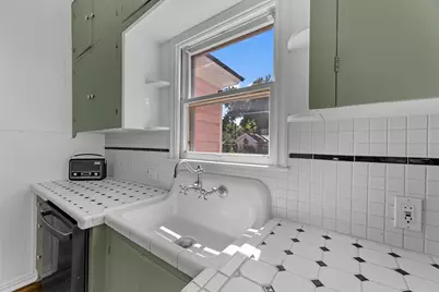 909 E Liberty Avenue, Round Rock, TX 78664 - Photo 13