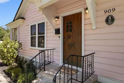 909 E Liberty Avenue, Round Rock, TX 78664 - Photo 3