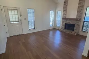 728 W San Antonio St, Lockhart, TX 78644 - Photo 1