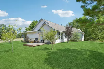 596 Pleasant Grove Loop, Elgin, TX 78621 - Photo 31