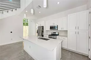 6111 Begonia Cir, Austin, TX 78741 - Photo 9