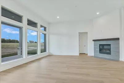 220 Scofield Avenue, Georgetown, TX 78628 - Photo 9