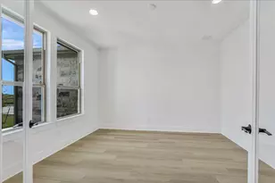 220 Scofield Ave, Georgetown, TX 78628 - Photo 5