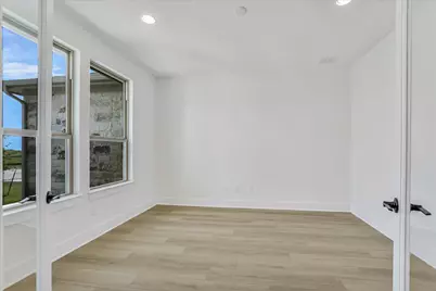 220 Scofield Avenue, Georgetown, TX 78628 - Photo 5
