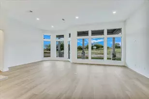 220 Scofield Ave, Georgetown, TX 78628 - Photo 9