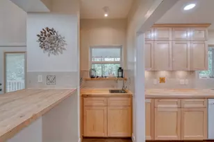 123 Bowie Trail, Luling, TX 78648 - Photo 13