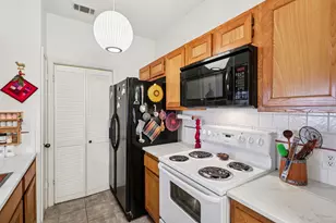 802 S 1st St, Austin, TX 78704 - Photo 5
