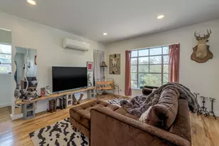 1402 Ashwood Rd, Austin, TX 78722 - Photo 9