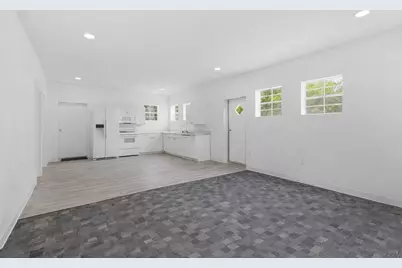 224 Old Coach Lane, Elgin, TX 78621 - Photo 7