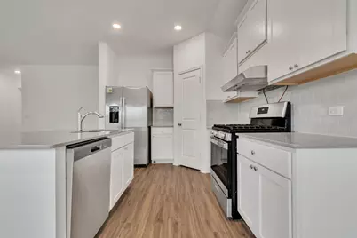 10721 Steinbeck Drive, Austin, TX 78747 - Photo 5