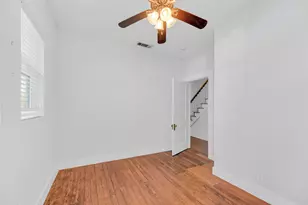 615 W 33rd St, Austin, TX 78705 - Photo 53