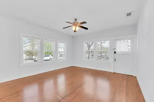615 W 33rd St, Austin, TX 78705 - Photo 21