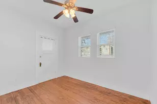 615 W 33rd St, Austin, TX 78705 - Photo 51