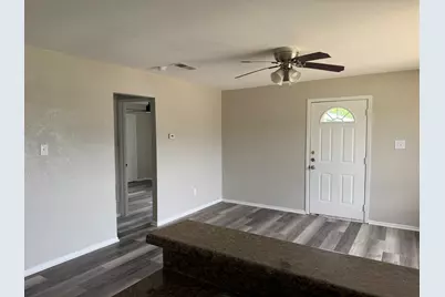 512 Lenora Drive, Taylor, TX 76574 - Photo 7