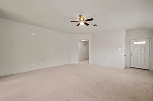 172 Lake Gln, San Marcos, TX 78666 - Photo 3