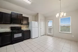 172 Lake Gln, San Marcos, TX 78666 - Photo 5