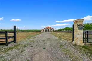 507 Rawhide Rd, Seguin, TX 78155 - Photo 3