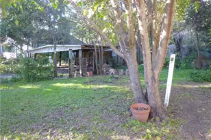 502 W 10th St, Taylor, TX 76574 - Photo 33