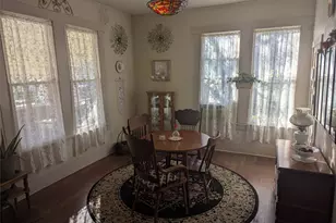 502 W 10th St, Taylor, TX 76574 - Photo 13