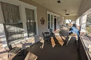 502 W 10th St, Taylor, TX 76574 - Photo 3