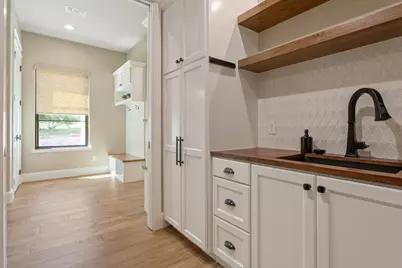 309 Highland Spring Lane, Georgetown, TX 78633 - Photo 17