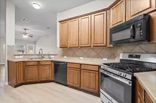 844 Dark Horse Ln, Buda, TX 78610 - Photo 13