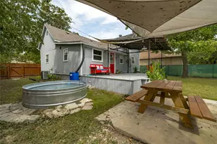 911 W 3rd St, Taylor, TX 76574 - Photo 21