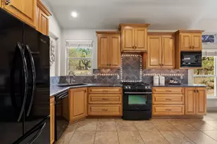 232 Crooked Oak Ln, Round Mountain, TX 78663 - Photo 15