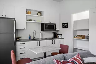 49 Navasota St, Austin, TX 78702 - Photo 11