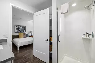 49 Navasota St, Austin, TX 78702 - Photo 13