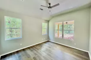 386 B Tahitian Dr, Bastrop, TX 78602 - Photo 5