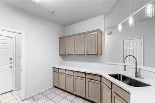 2808 Kestrel Dr, Austin, TX 78745 - Photo 9