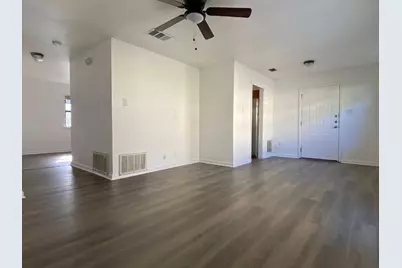 5813 Signal Point, Austin, TX 78724 - Photo 5