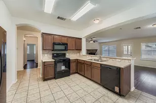 12612 Waynespur Ln, Elgin, TX 78621 - Photo 9