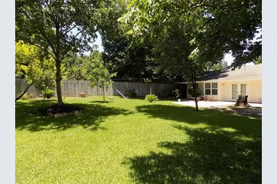 8402 Leesburg Circle, Austin, TX 78758 - Photo 21