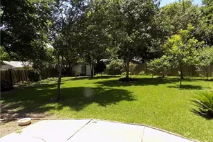 8402 Leesburg Cir, Austin, TX 78758 - Photo 19