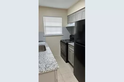 1231 N Lbj Drive #9, San Marcos, TX 78666 - Photo 5