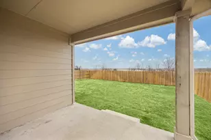 323 Shimmering Cv, San Marcos, TX 78666 - Photo 13
