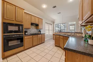 15016 Thatcher Dr, Austin, TX 78717 - Photo 11