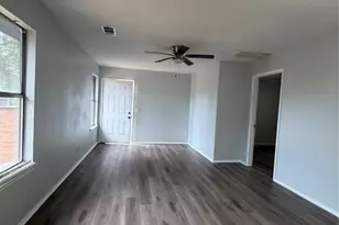 509 Central Ave, Elgin, TX 78621 - Photo 5
